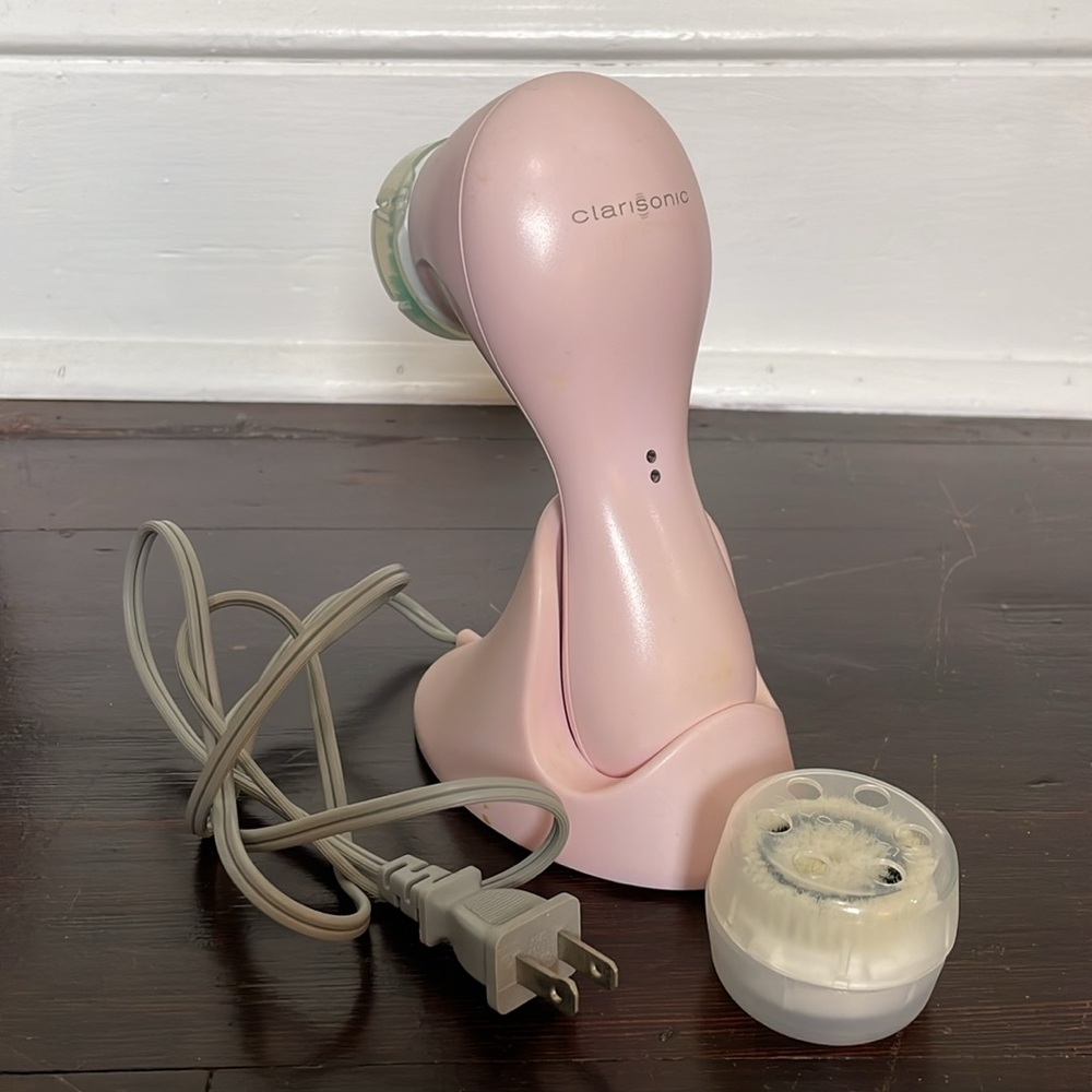 Clarisonic Baby Pink Facial Cleanse & Soft Exfoliating Brush With 2 Brush Heads
